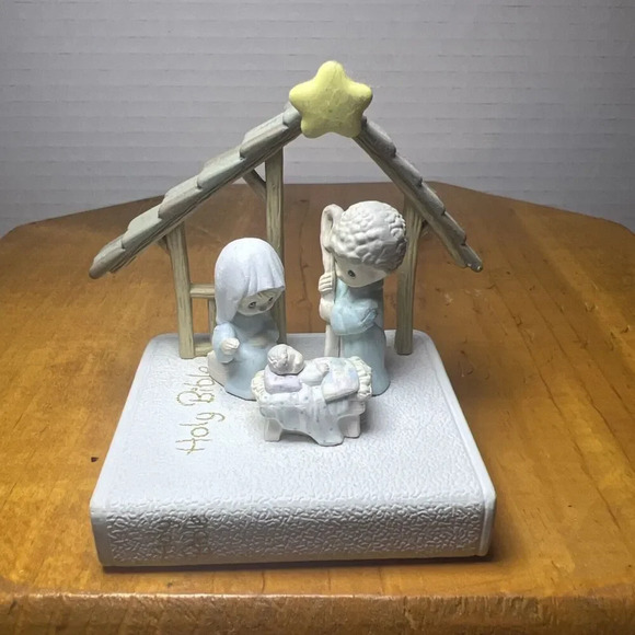 Precious Moments Nativity O‎ Come Let Us Adore Him Christmas NWOB with bible - Picture 1 of 10